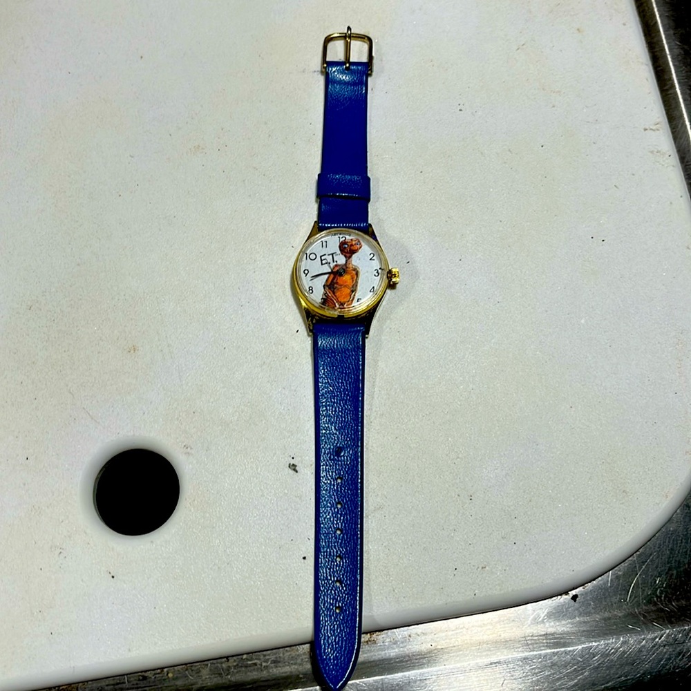 Original E.T. Watch. Needs a battery. Original band